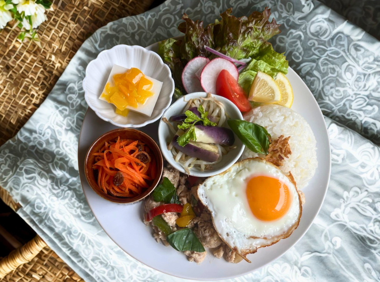 タイのガパオライス風プレート